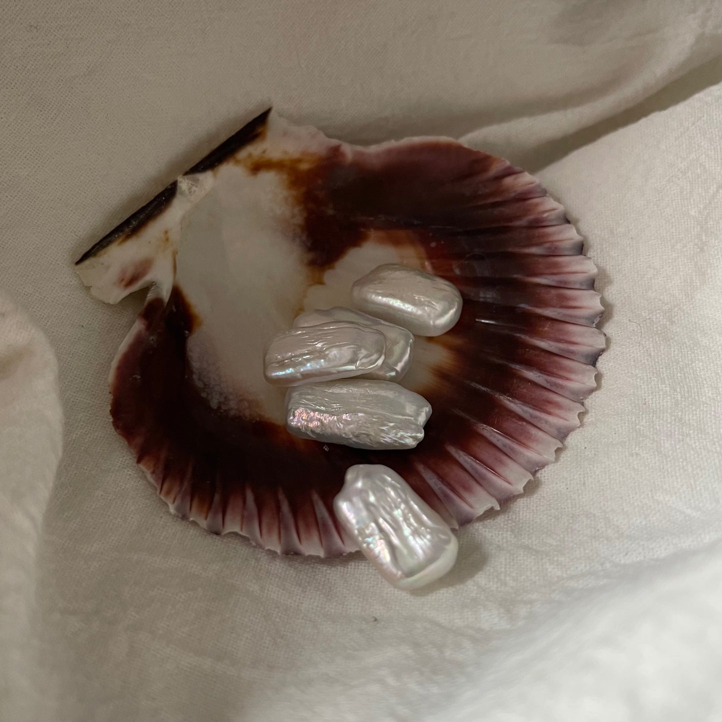 Orecchini con perle rettangolari