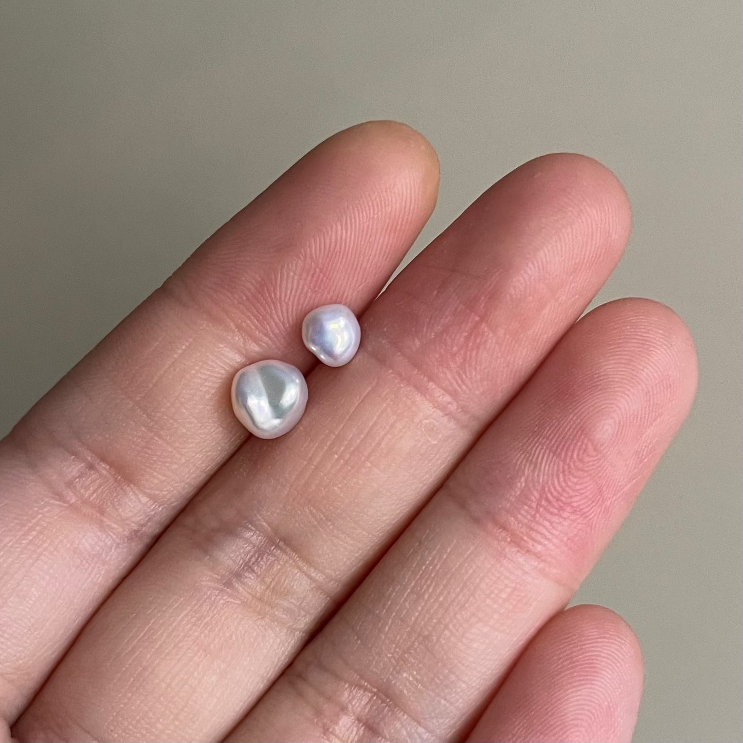 Everyday pearl earrings con chiusura a vite