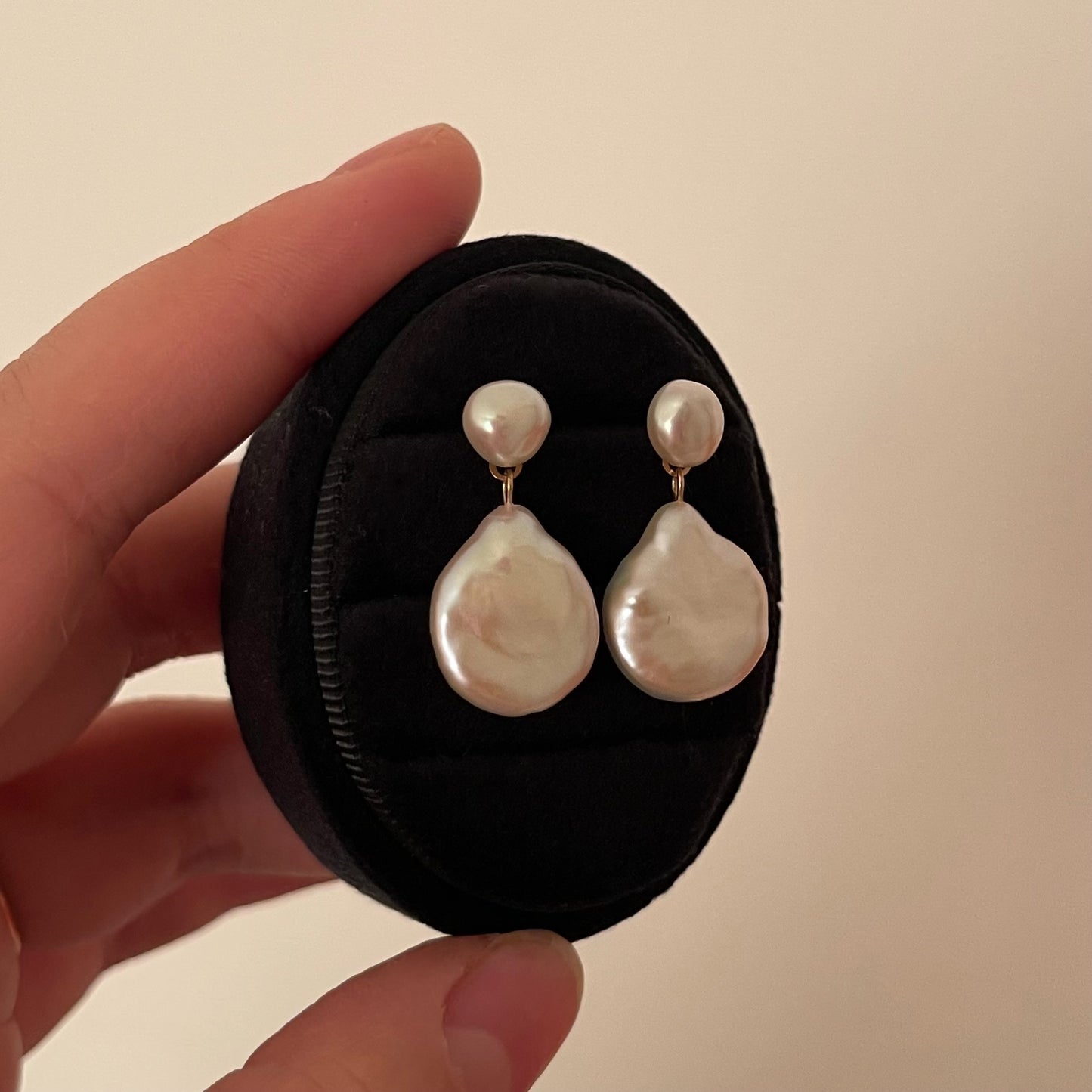 Orecchini pendenti con perle barocche