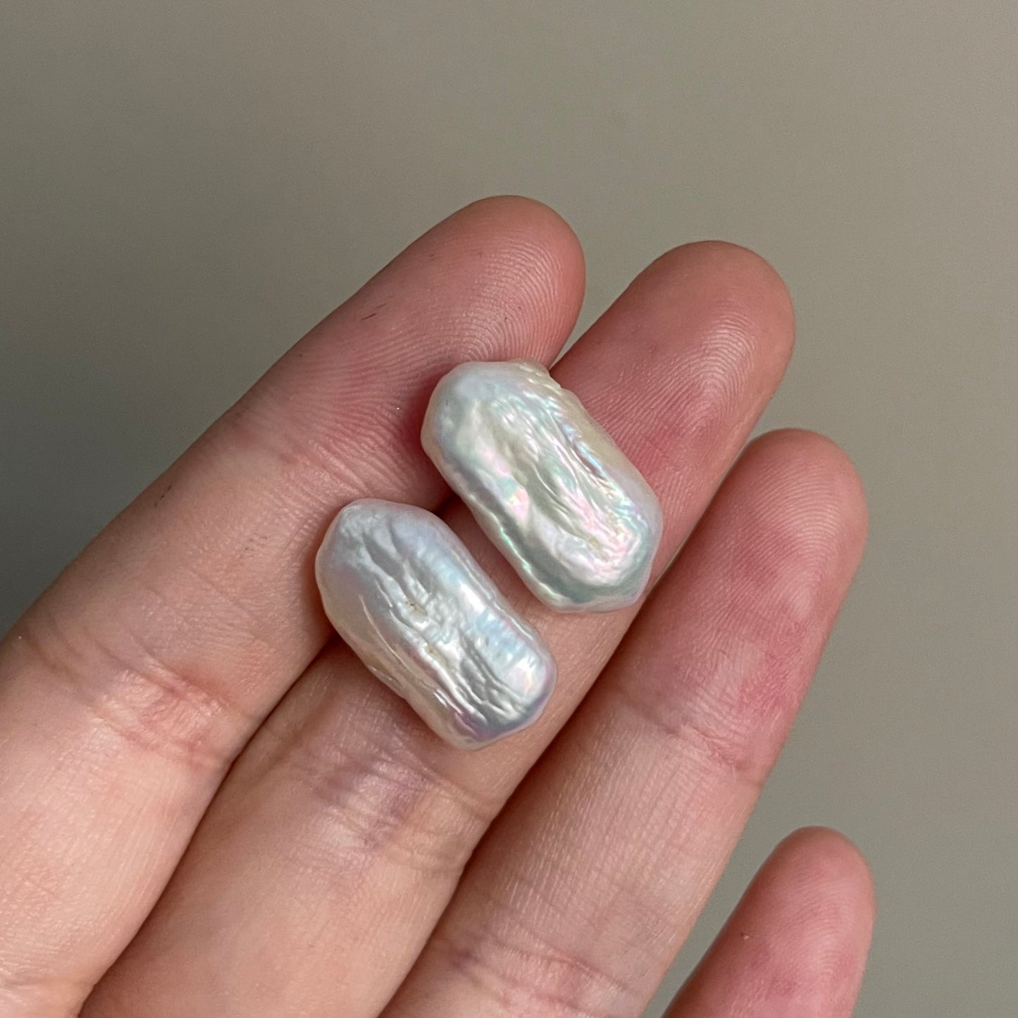 Orecchini con perle rettangolari