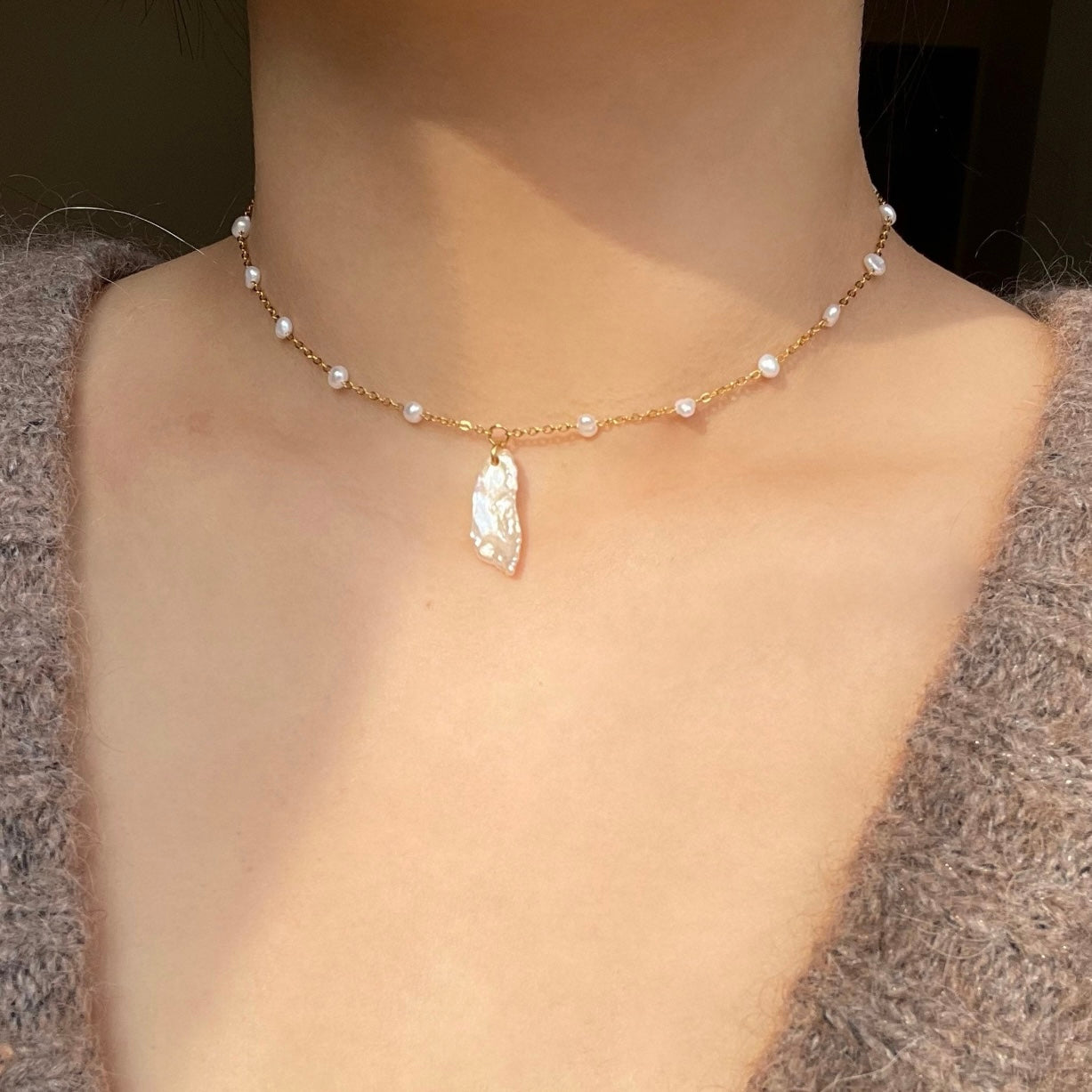 Choker con ciondolo perla