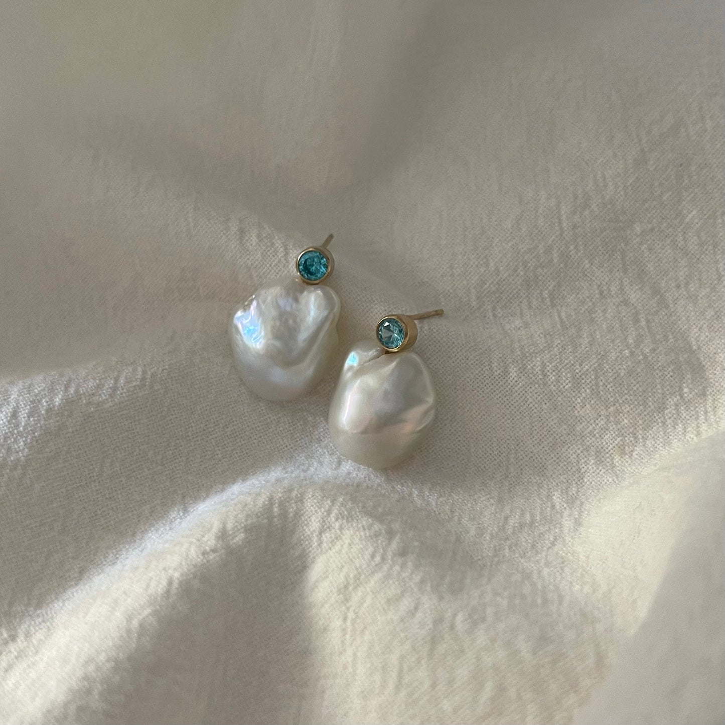 Orecchini Acqua Dream Azzurro con perle barocche