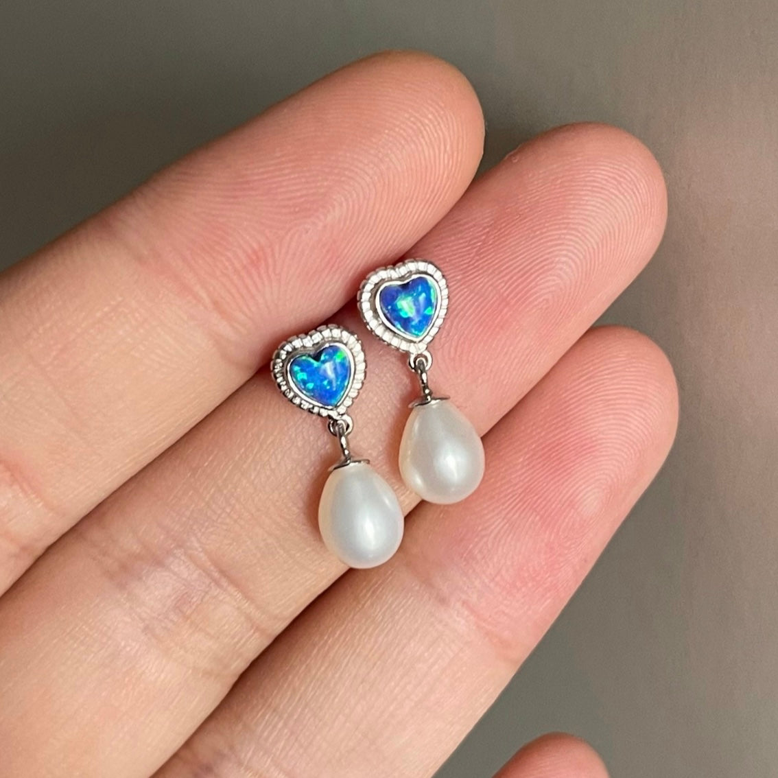 Orecchini cuore con Opalite