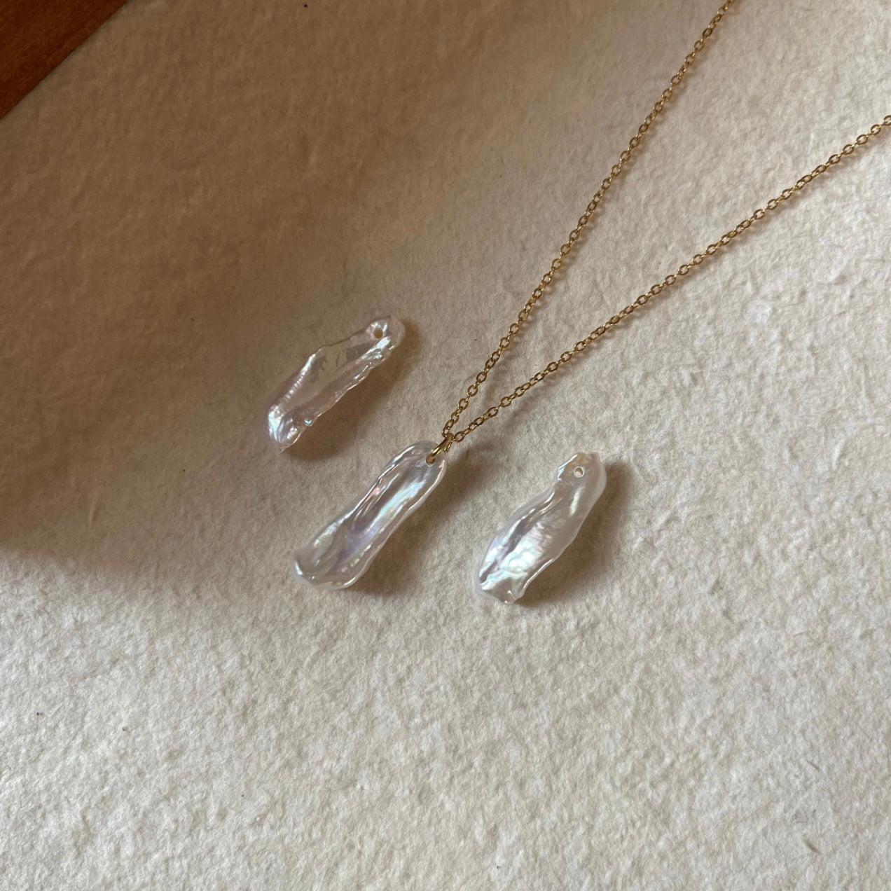 Collana ciondolo perla irregolare