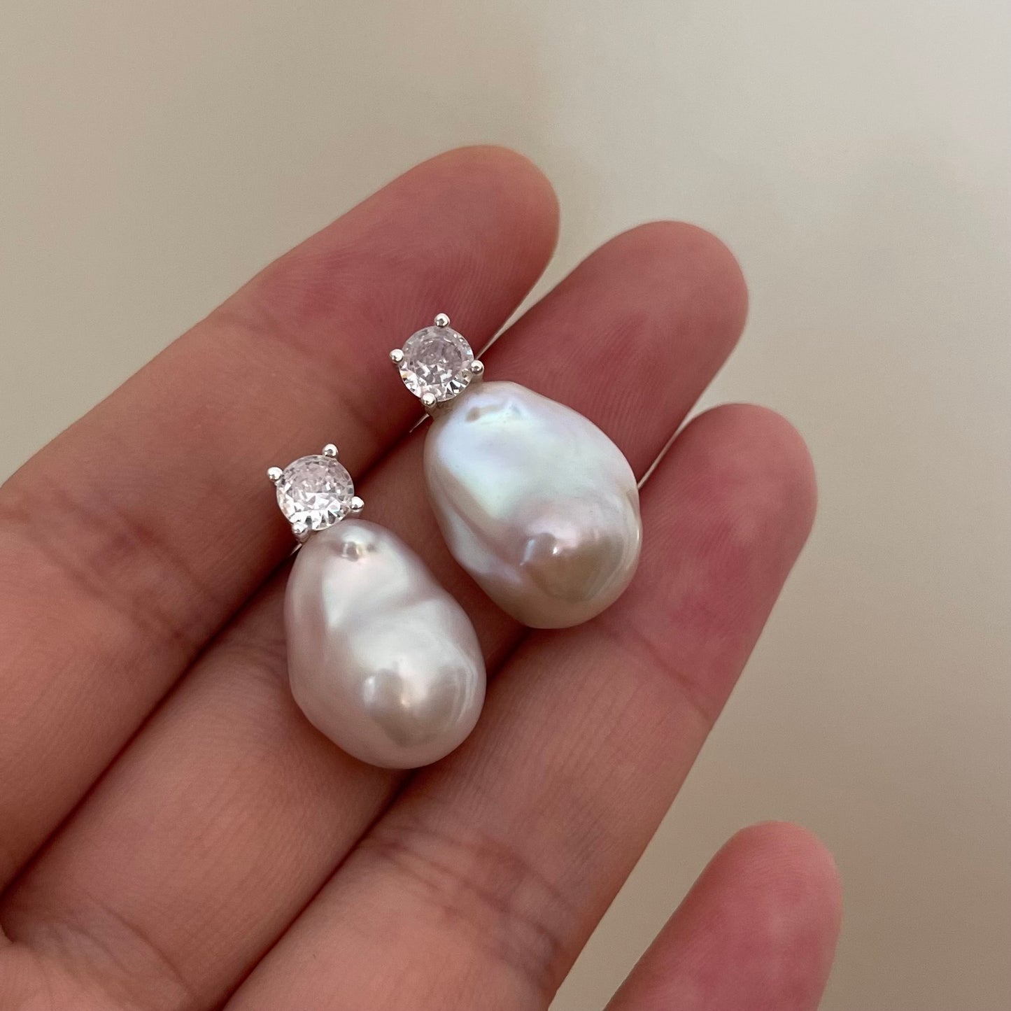 Orecchini The Tears con zircone (versione in argento925 senza placcatura oro bianco)