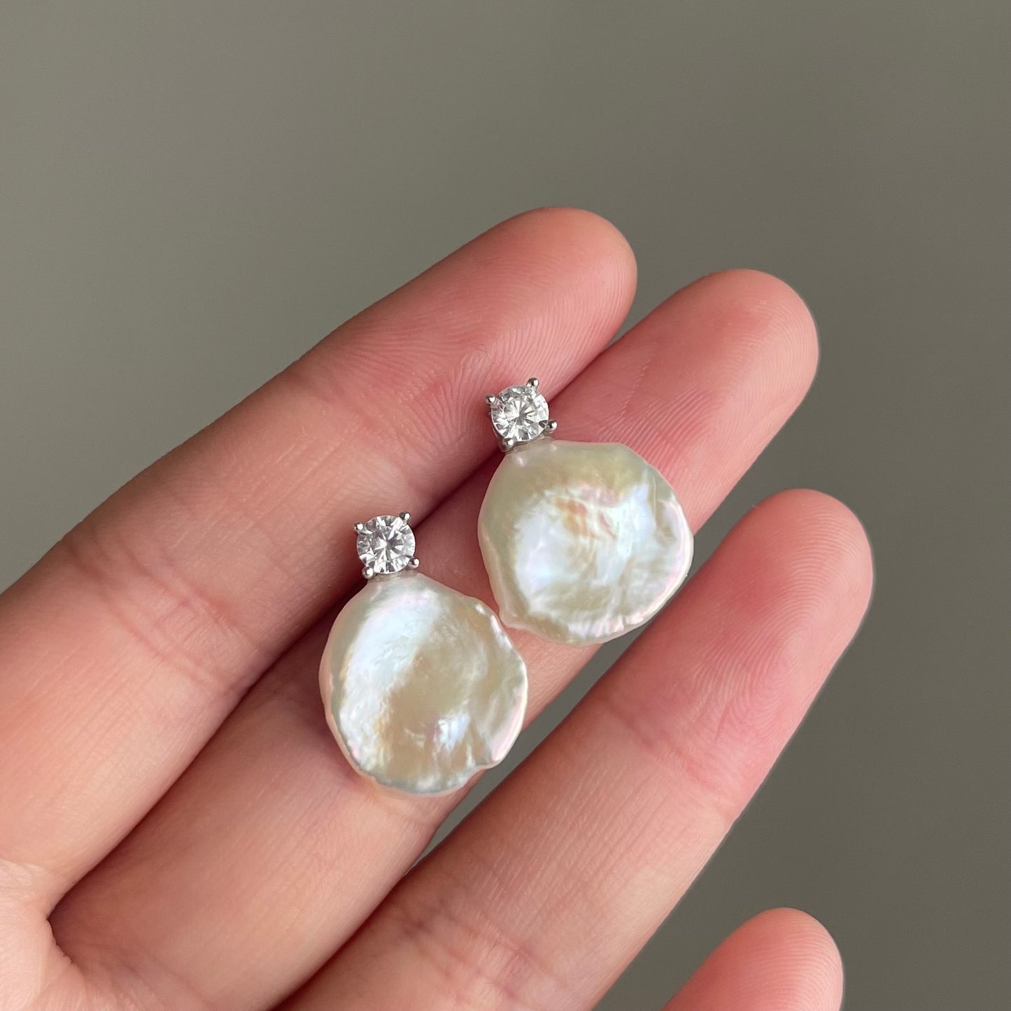 Orecchini Petali con zircone da 4mm