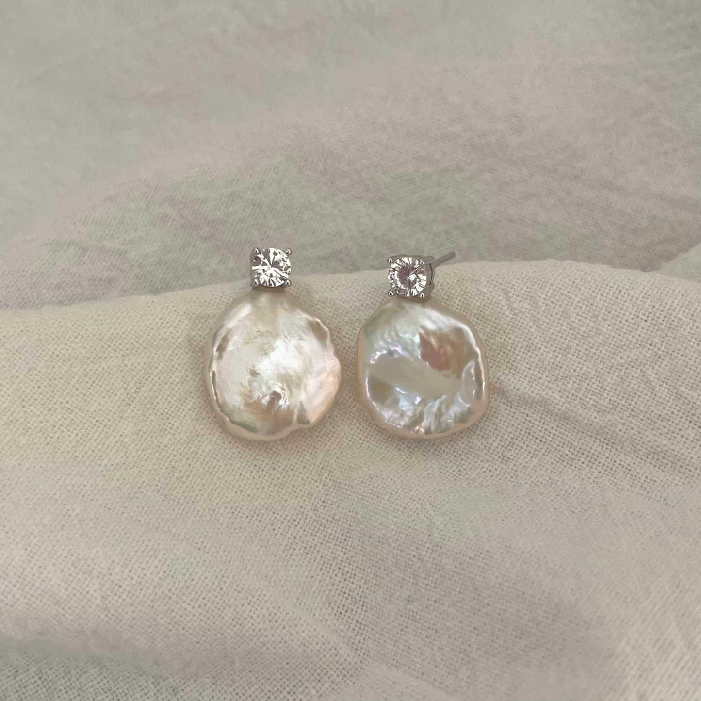 Orecchini Petali con zircone da 4mm