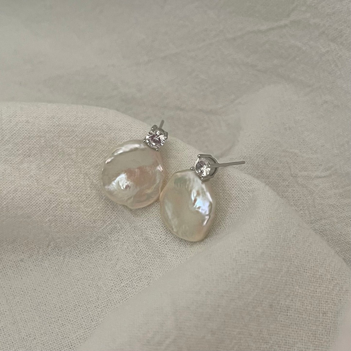 Orecchini Petali con zircone da 4mm
