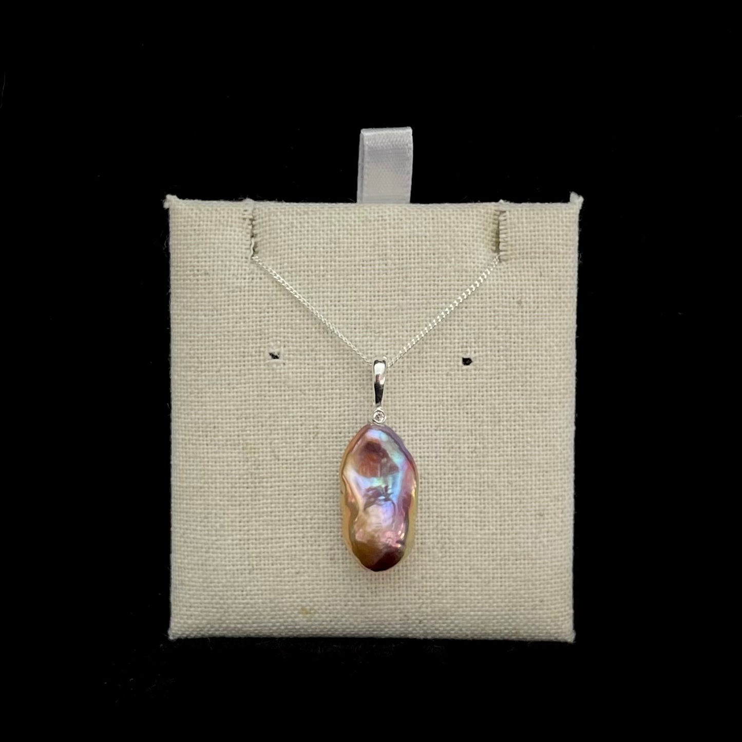 Collana The Tear of Mermaid con perla barocca naturale (18x12mm).