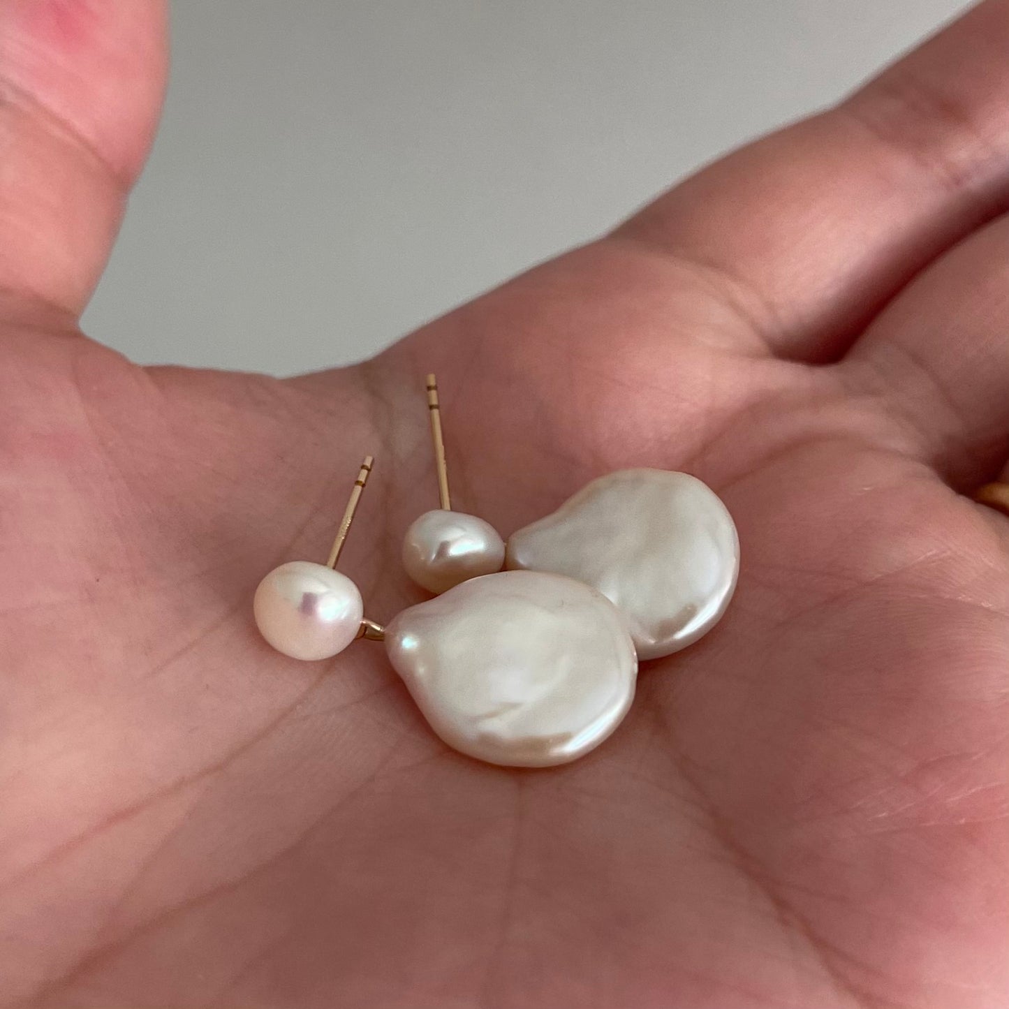 Orecchini pendenti con perle barocche