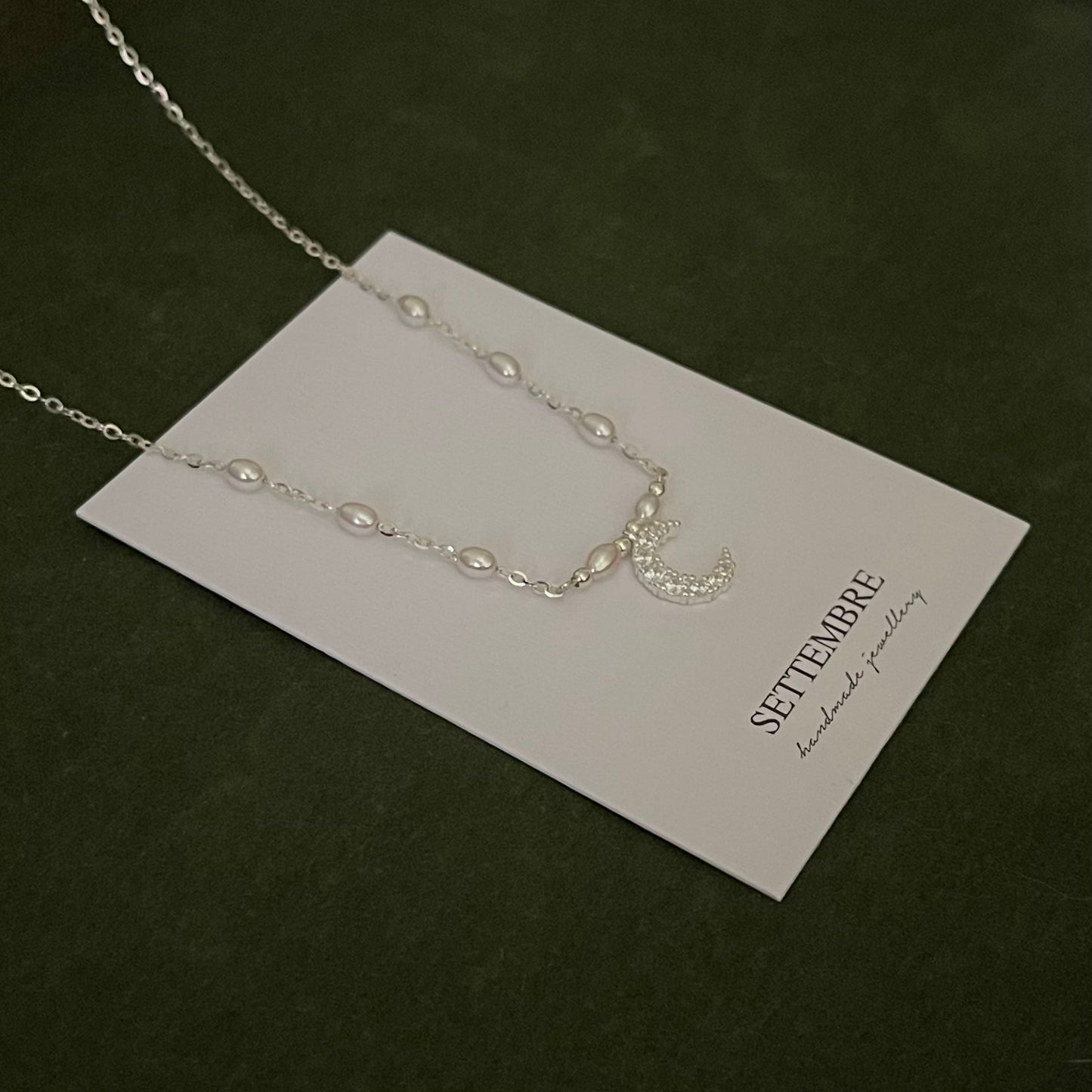 Collana perle con ciondolo Luna