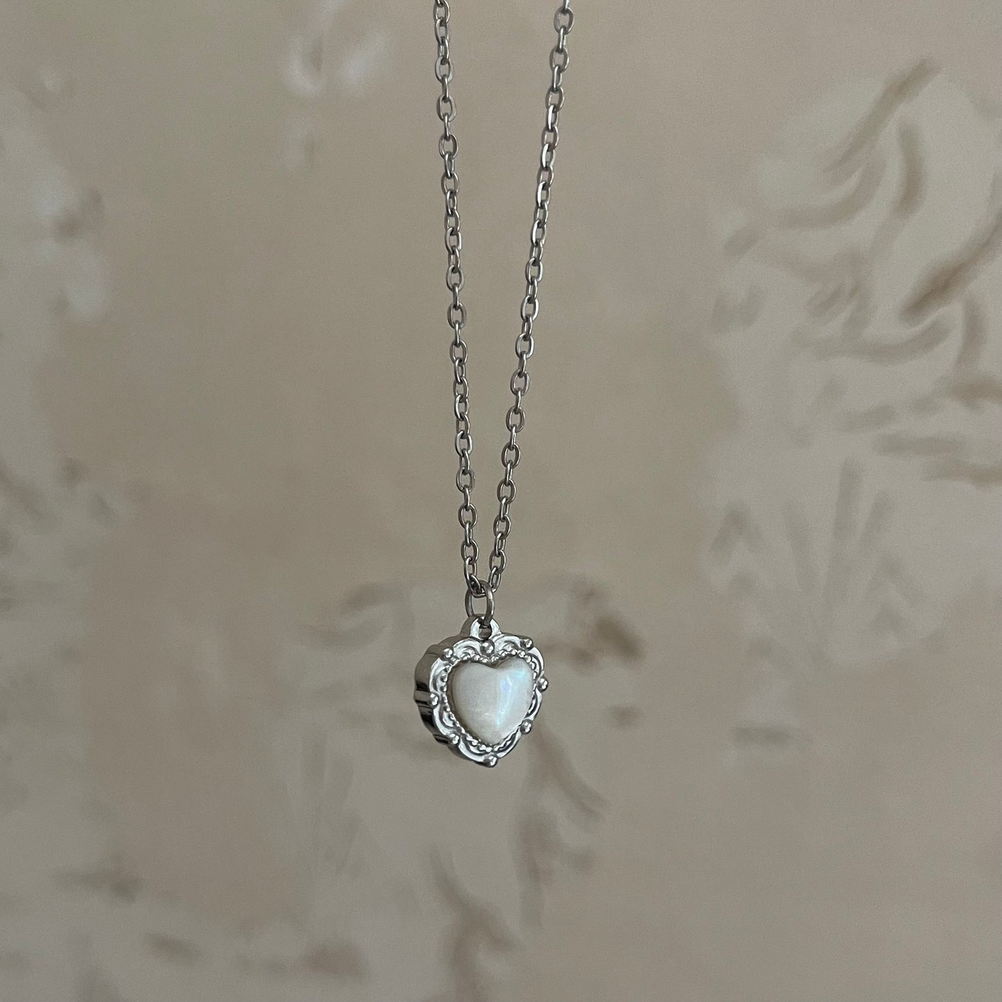 Collana Eleonora (argentata con madreperla bianca)