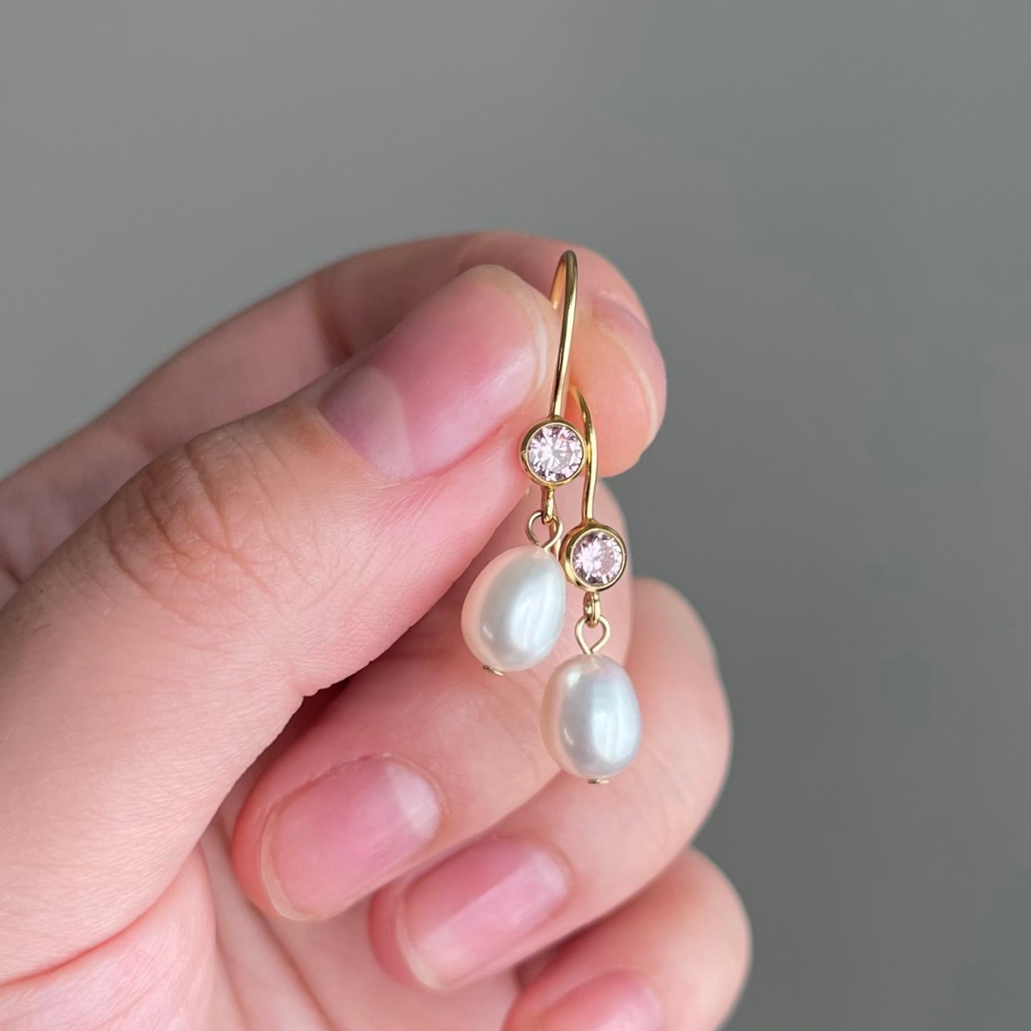 Orecchini Acqua Dream con zircone rosa e chiusura a monachella aperta