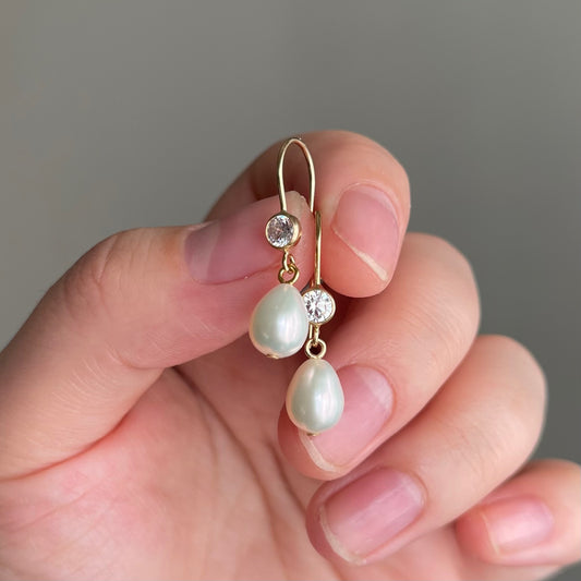 Orecchini Acqua Dream con zircone bianco e chiusura a monachella aperta