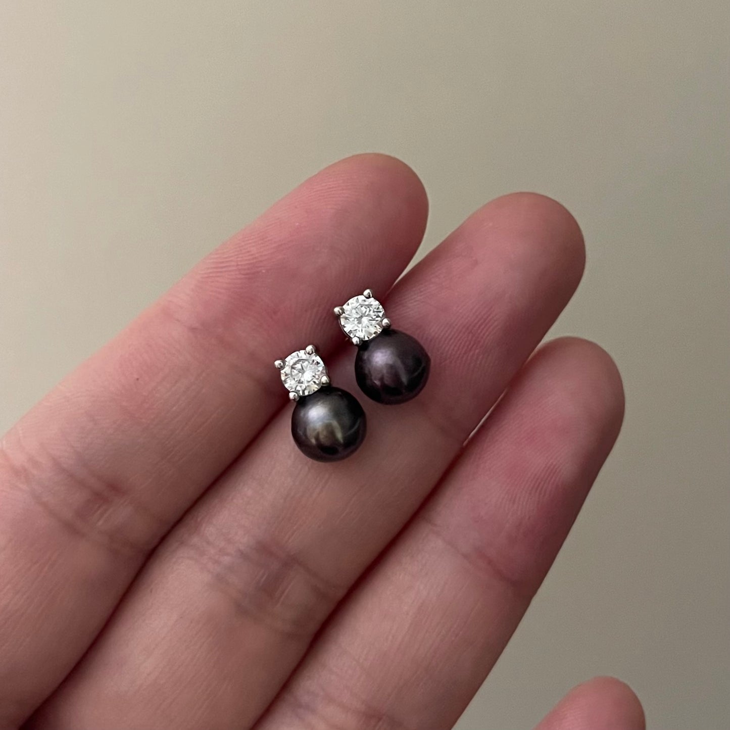 Orecchini mini perle e zircone