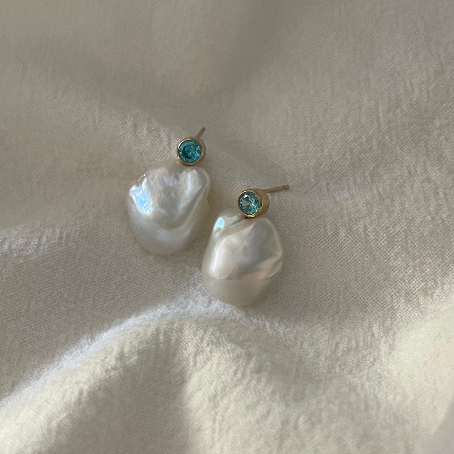 Orecchini Acqua Dream Azzurro con perle barocche