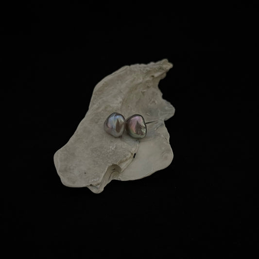 Everyday pearl earrings