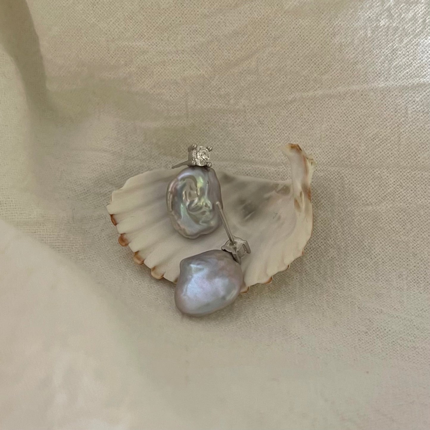 Orecchini perle barocche con zircone