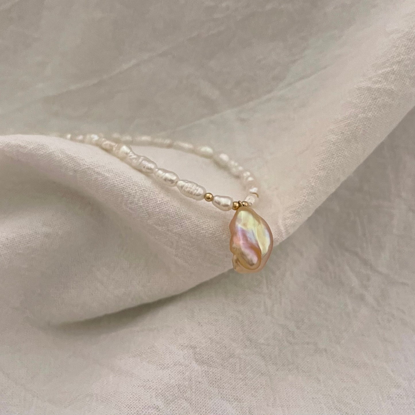 Collana con mini perla barocca rosa arancione