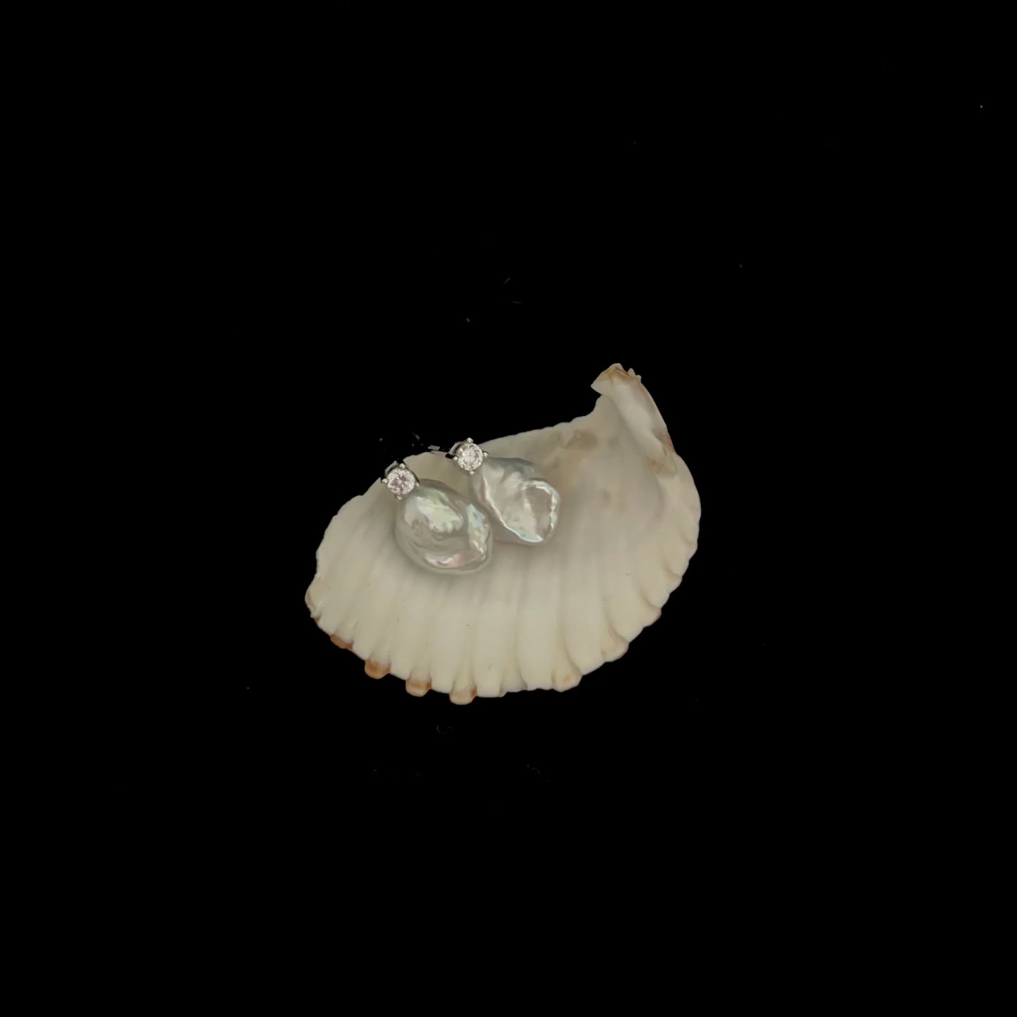 Orecchini con mini perle barocche