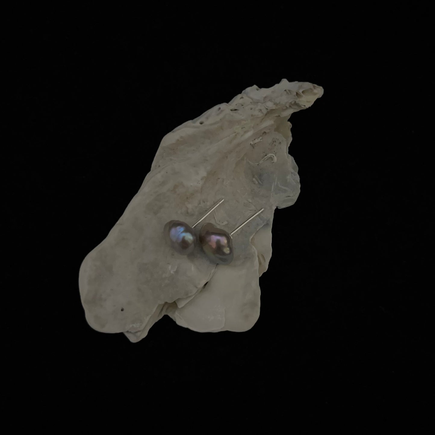 Everyday pearl earrings