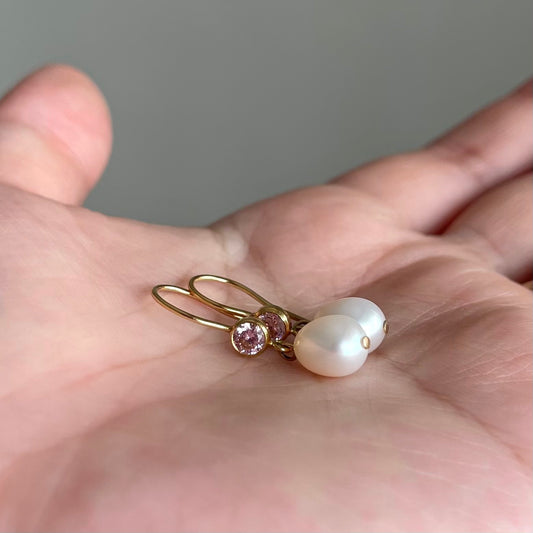 Orecchini Acqua Dream con zircone rosa e chiusura a monachella aperta
