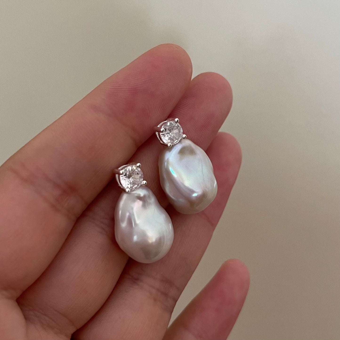 Orecchini The Tears con zircone (versione in argento925 senza placcatura oro bianco)