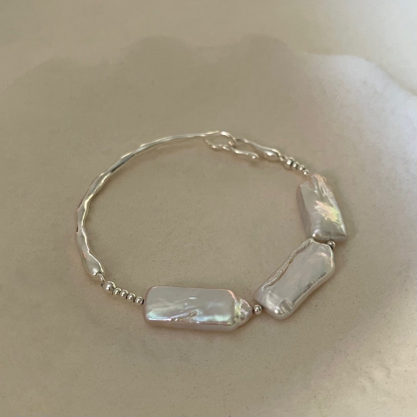Braccialetto Amelia con le perle rettangolari