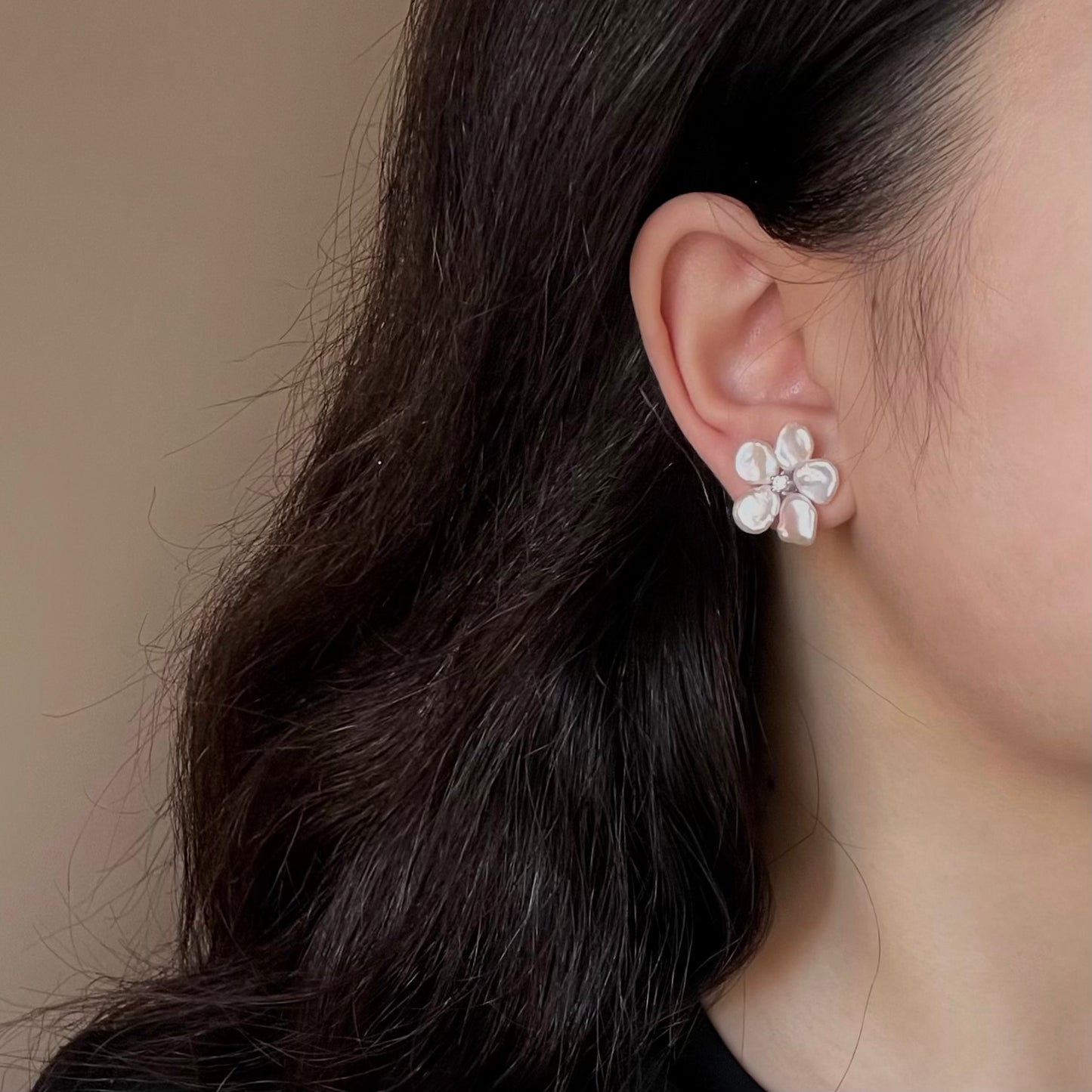 Orecchini Fiore con perle e zircone