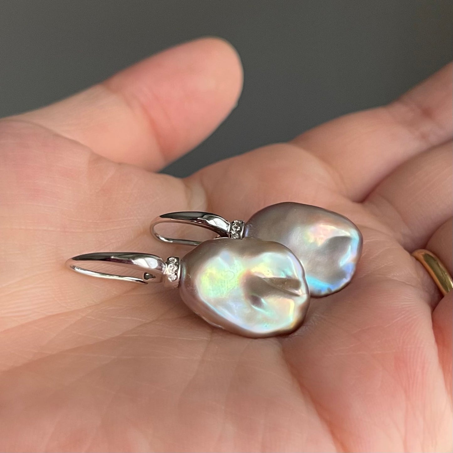 Orecchini Filomena con perle viola