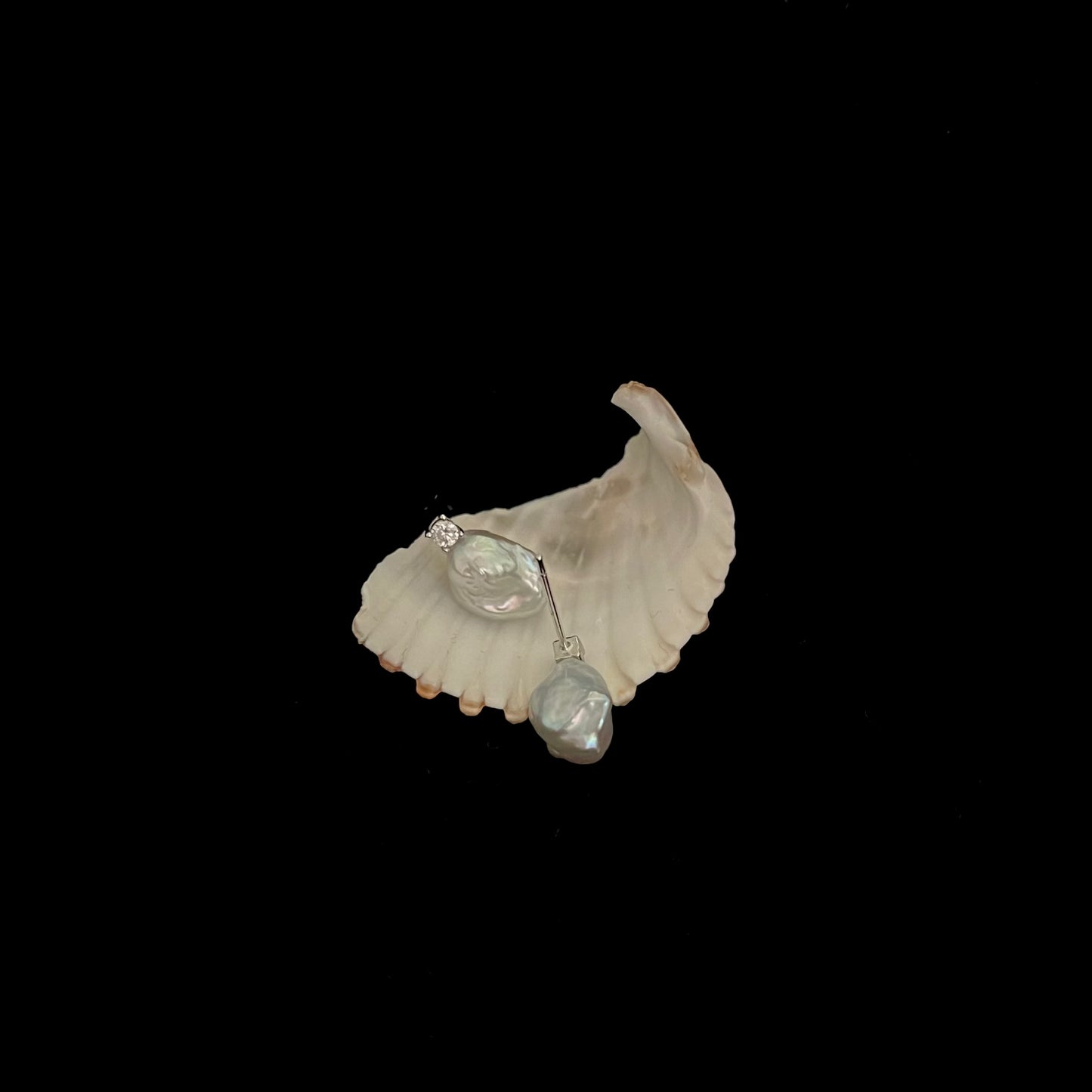 Orecchini con mini perle barocche