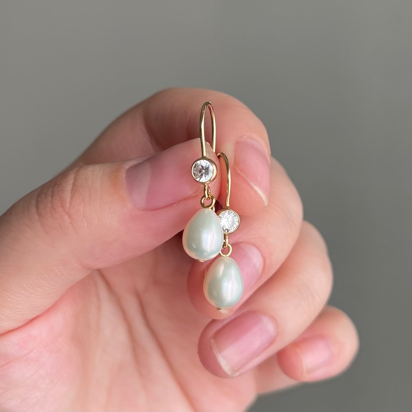 Orecchini Acqua Dream con zircone bianco e chiusura a monachella aperta