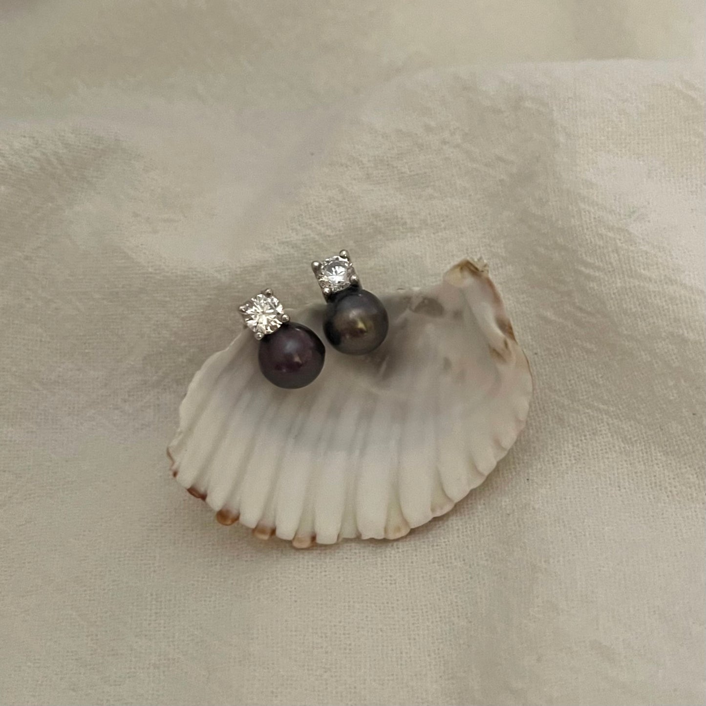 Orecchini mini perle e zircone