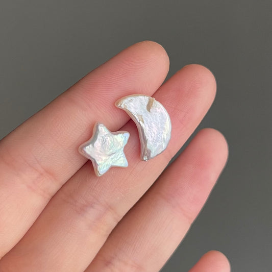 Orecchini irregolari Stella e Luna con chiusura a farfallina