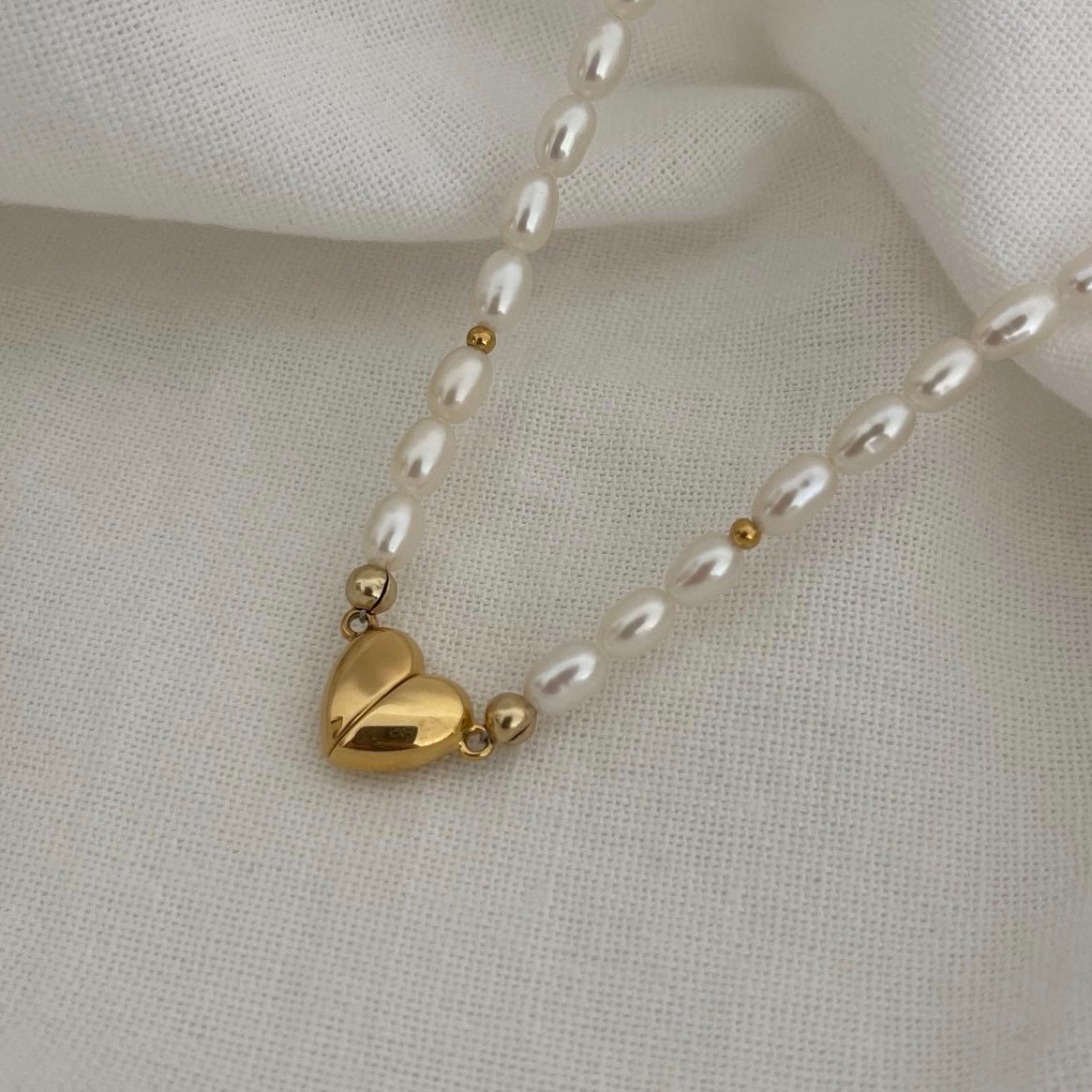 Collana con chiusura magnetica a cuore