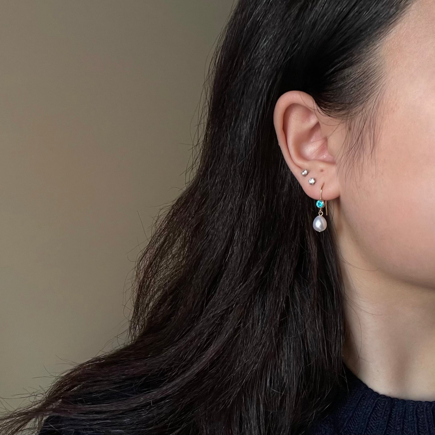 Orecchini Acqua Dream con zircone azzurro svizzero e chiusura a monachella aperta