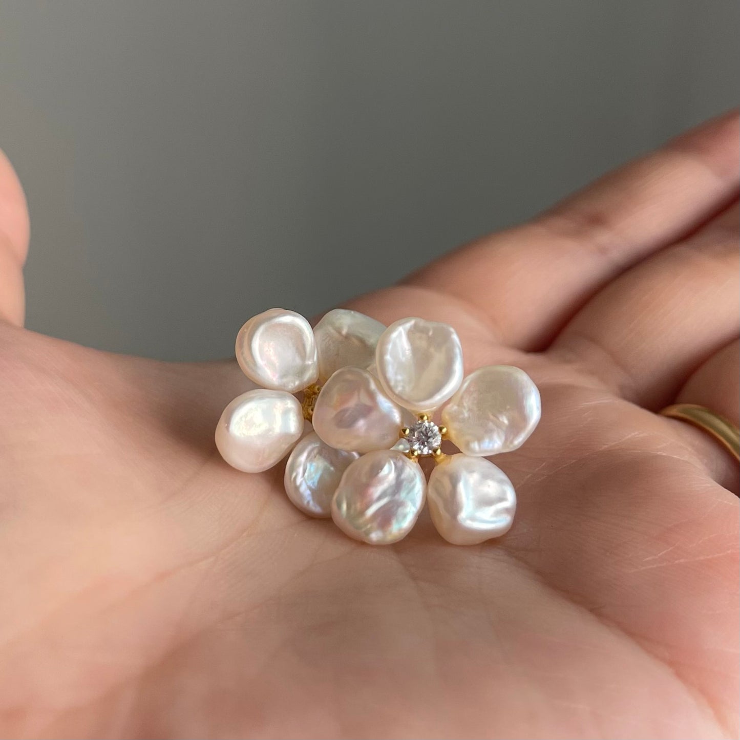 Orecchini Fiore con perle e zircone